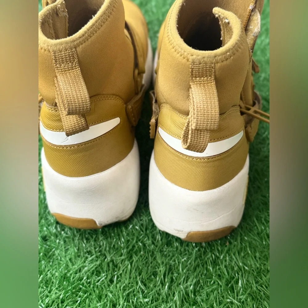 Men’s Jordan Trunner LX‎ High Golden Harvest Size 12